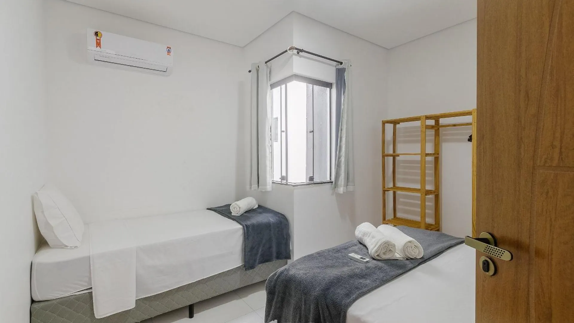 Apartamentos Em Condominio Com Piscina - Porto Seg. - Ptr Porto Seguro