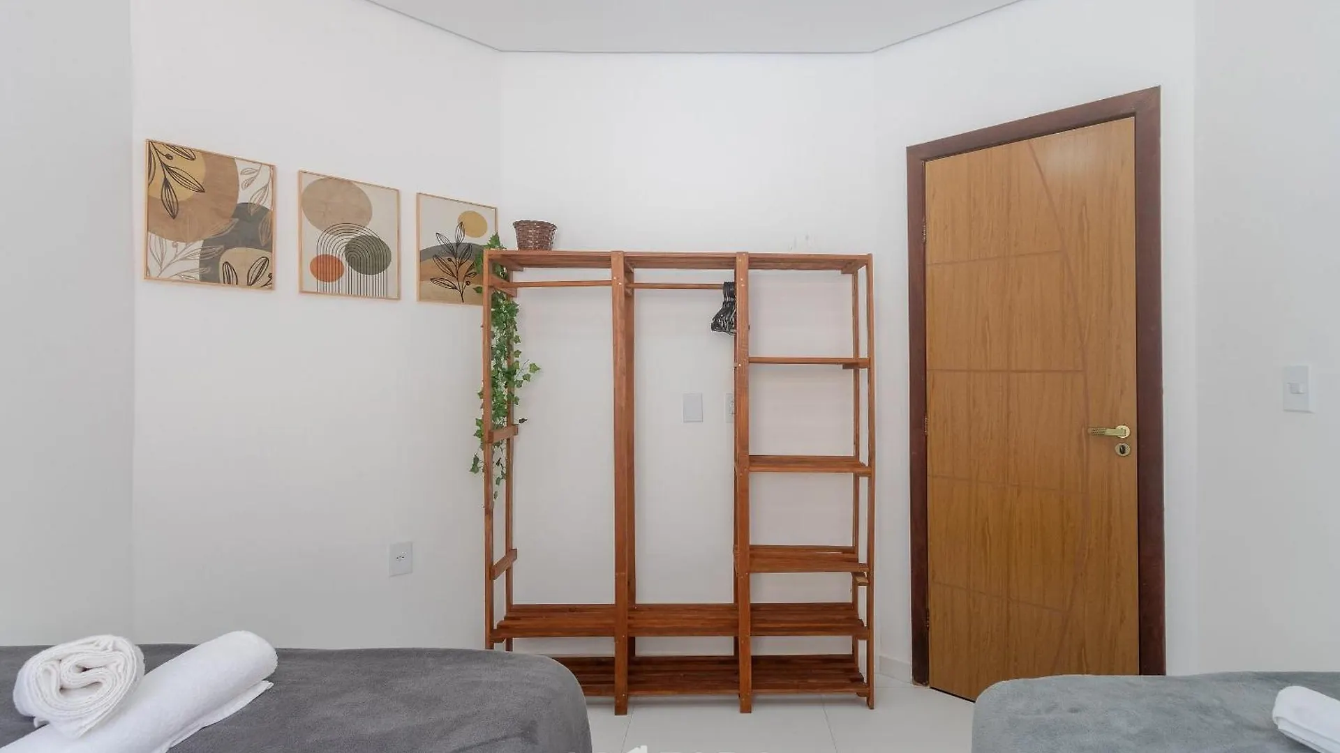Apartamentos Em Condominio Com Piscina - Porto Seg. - Ptr Porto Seguro